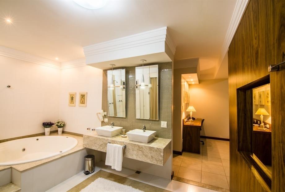 _14A2513-HDR copy.jpg