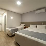 Luxo Triplo (01 Cama Casal + 01 Cama Solteiro)