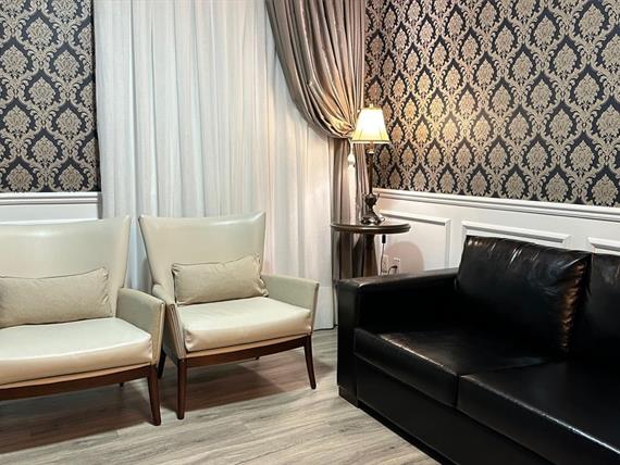 suite 5.jpg