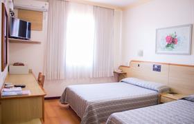 Apartamento Triplo com Cama Casal + 1 Solteiro do Hotel Estação 101 - Brusque