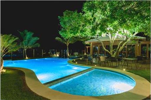 PISCINA E RESTAURANTE