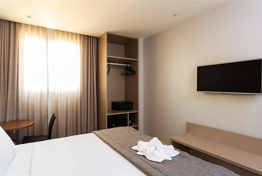 Duplo Standard Casal 01 Cama Casal KS 03.jpg