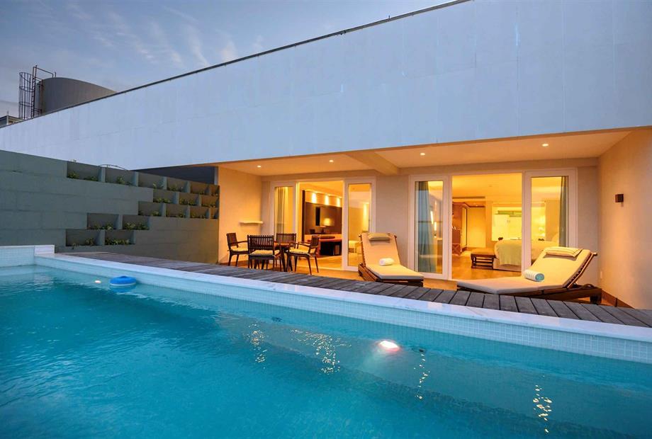 Piscina Suíte Presidencial.jpg