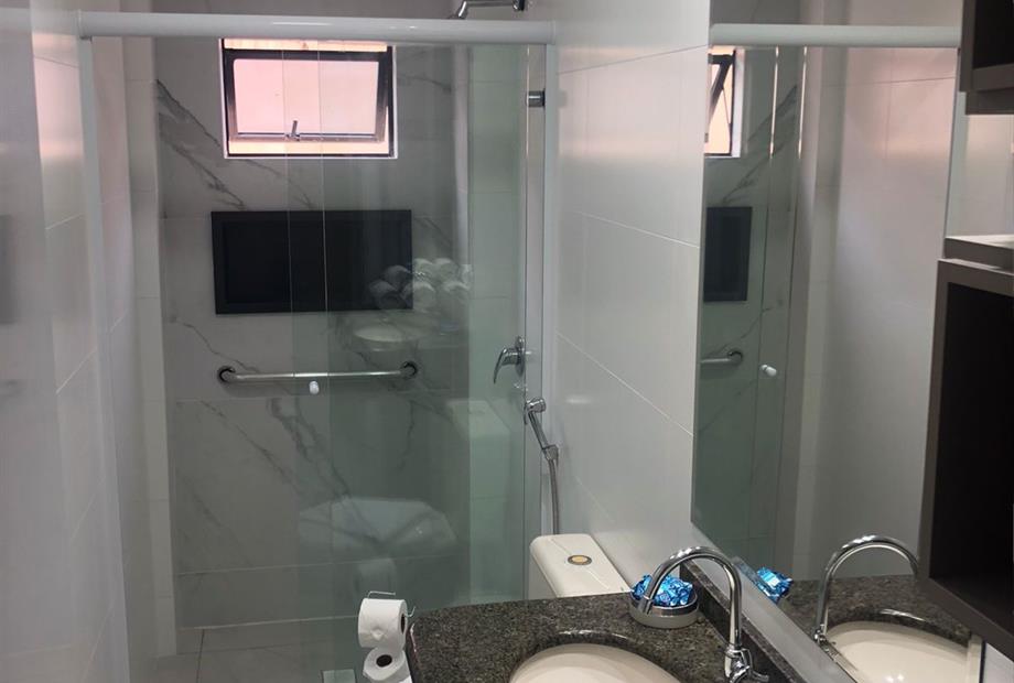 banheiro lateral.jpeg