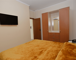 APTO QUARTO, SALA E COZINHA LATERAL 