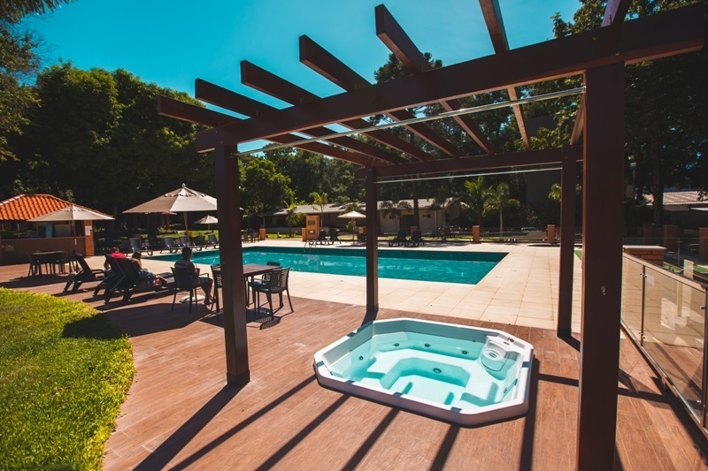 piscina re1.jpg