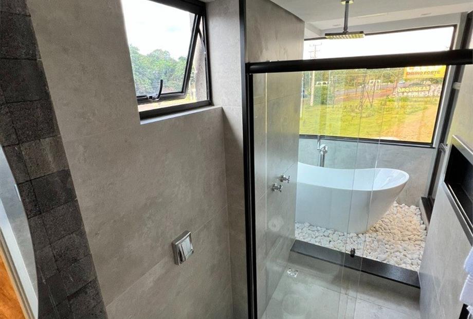 suíte banheiro.jpeg