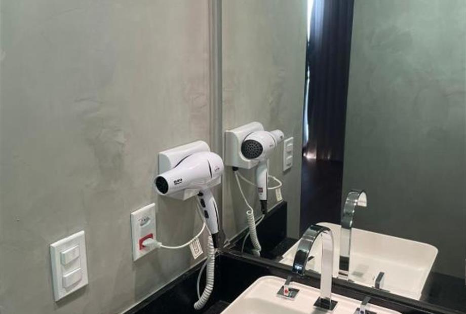 banheiro de lado.jpg