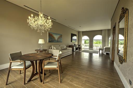 SUITE_GOLDEN_LUX_casal-1-de-8.jpg