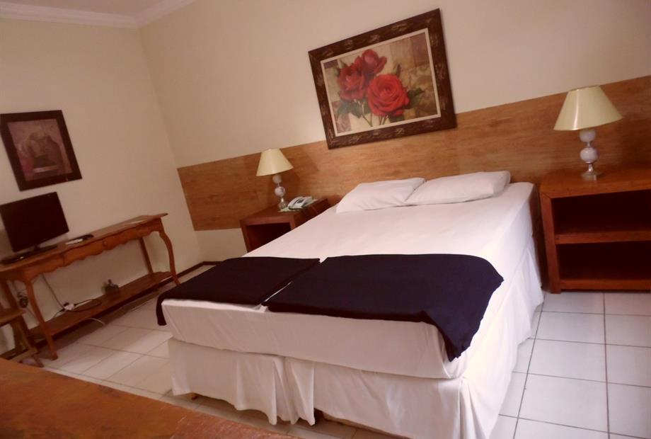 SUITE MASTER 02_Easy-Resize.com.jpg