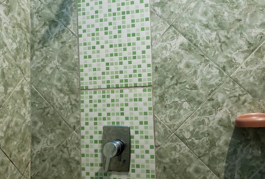 DUCHA COM AQUECIMENTO SOLAR  NA ÁGUA DO BANHO.jpeg