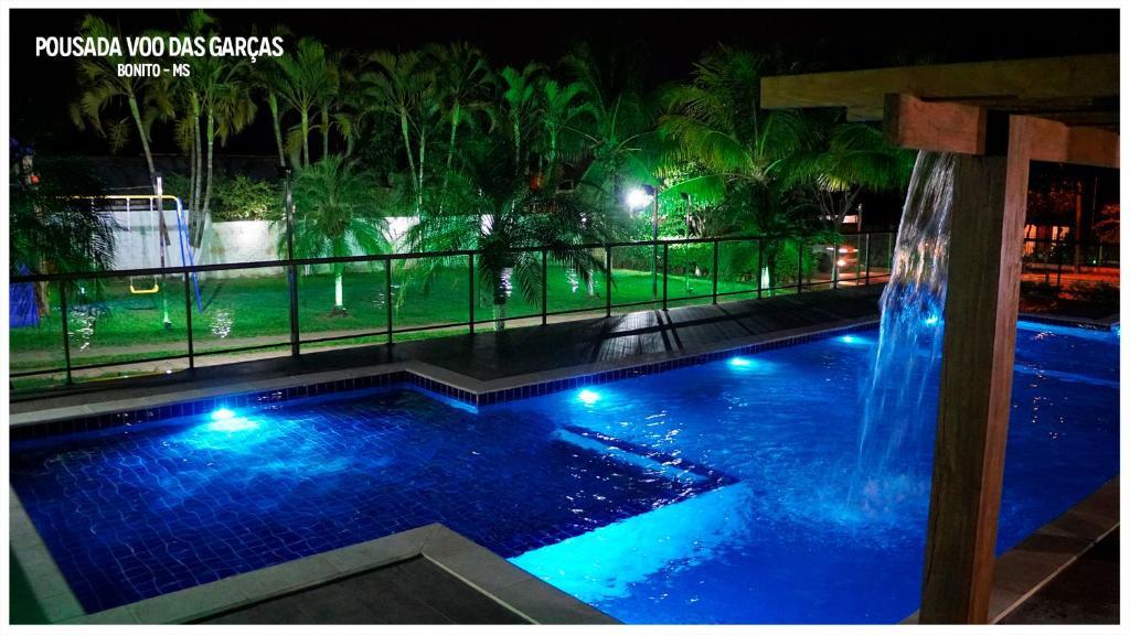 piscina noturna 1.jpeg