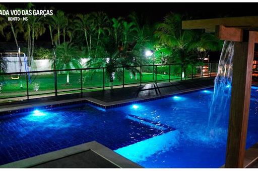 piscina noturna 1.jpeg