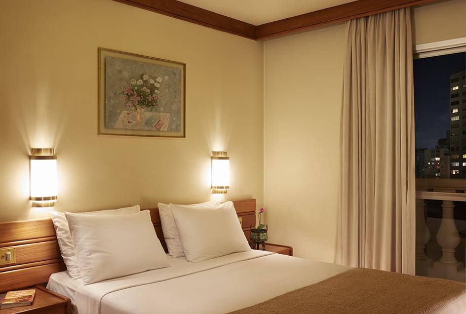 Regent Park Quarto casal 2015 (smaller).jpg