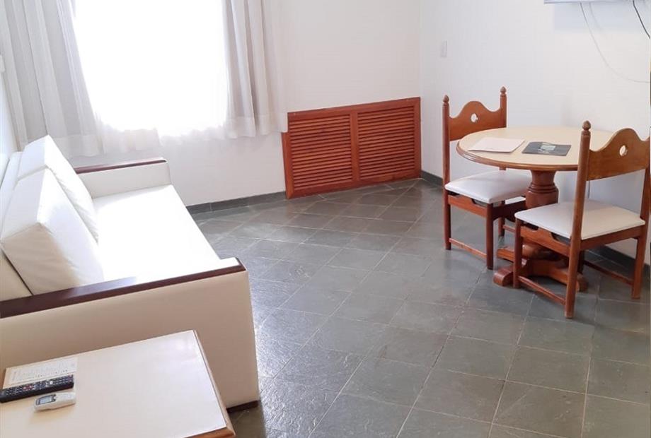 suíte superior - sala de estar 1.jpeg