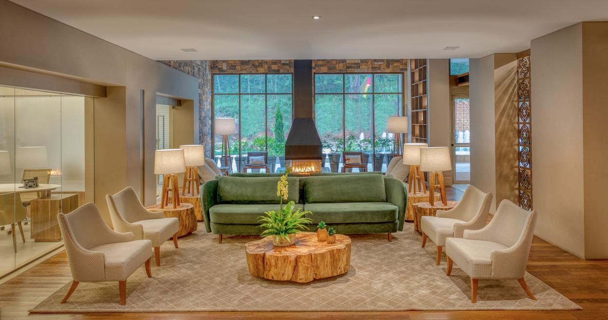 lobby 01.jpg