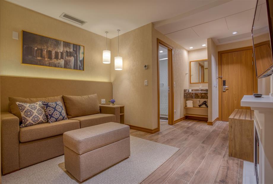 Apto Superior sala + banheiro - reduzida.jpg