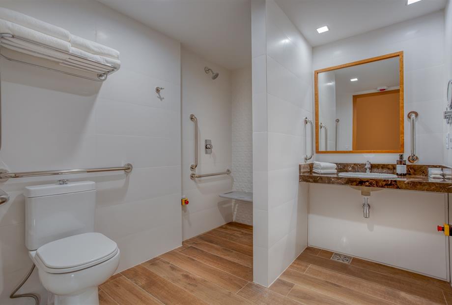 Apto PNE banheiro.jpg