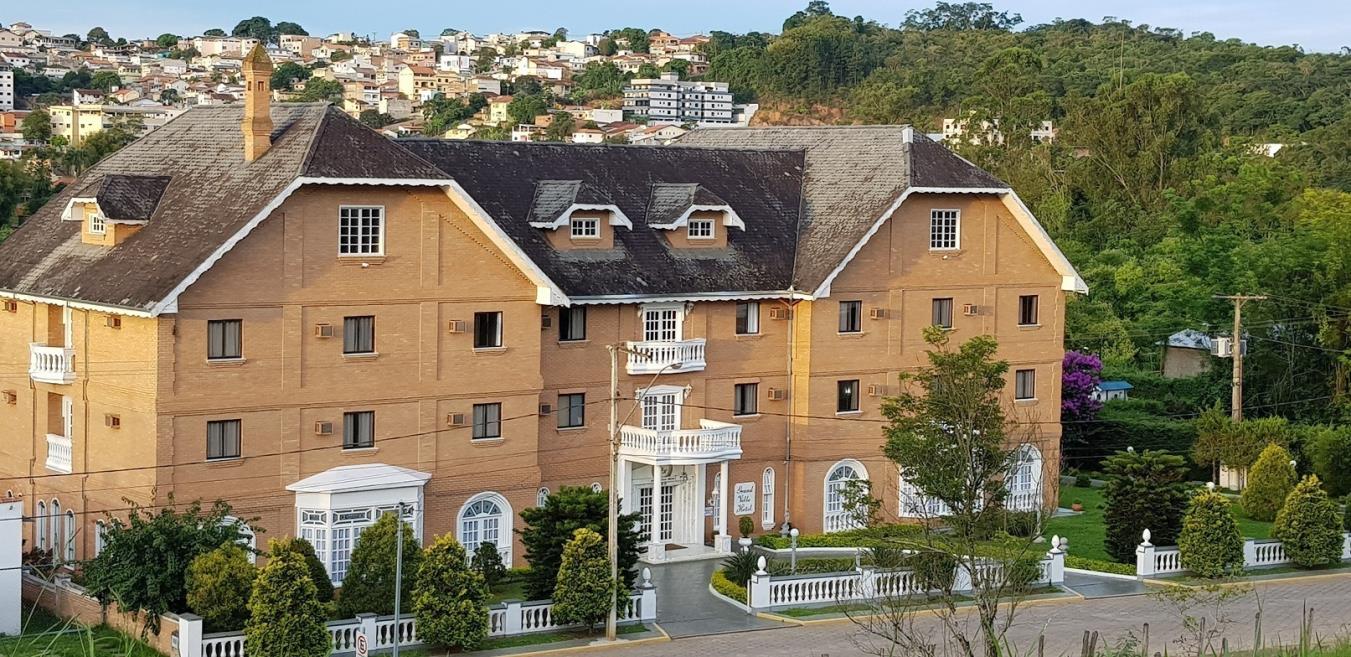 hotel longe.jpg