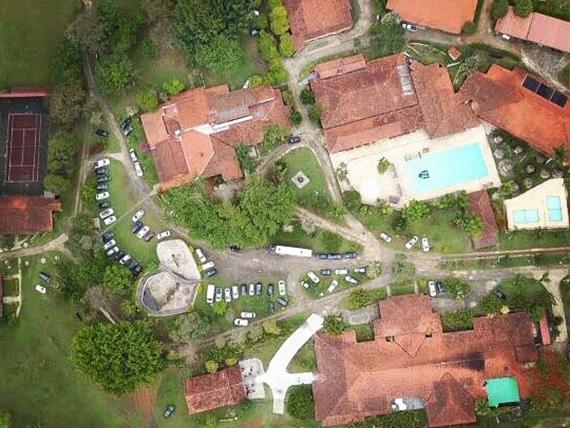 Imagem aérea do hotel.jpg