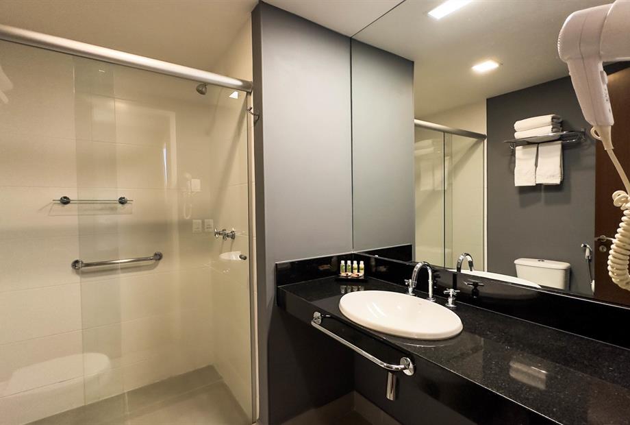 banheiro superior 2 camas 3.jpg