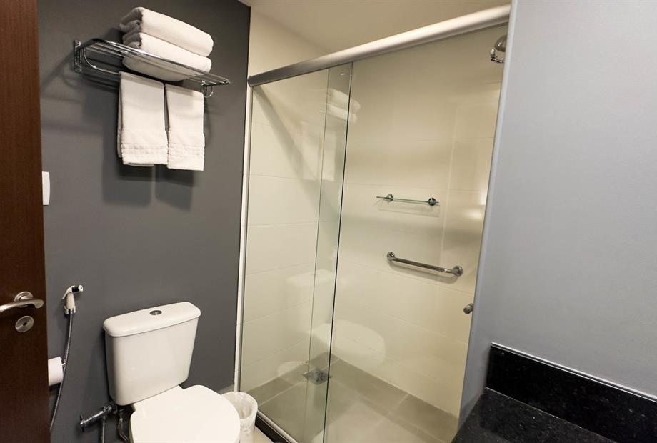 banheiro superior 2 camas 2.jpg