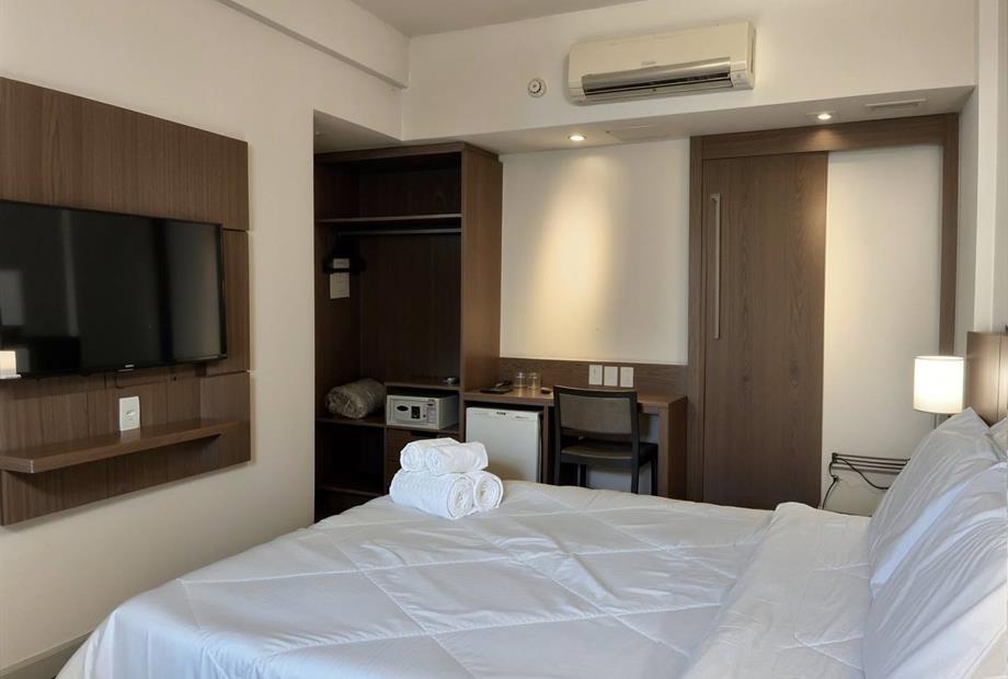 quarto 1 casal 2 (1).jpg