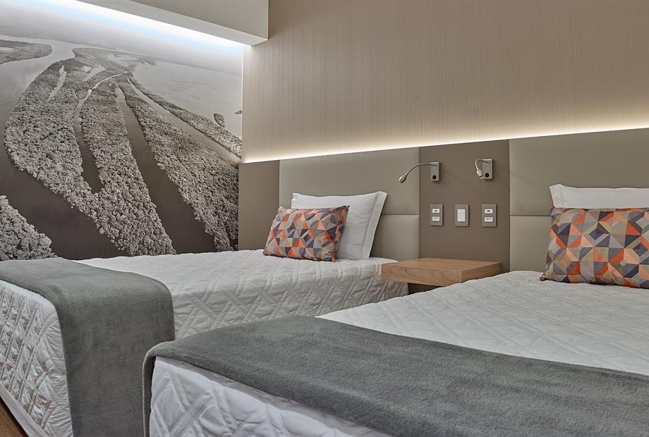 Superior Twin (4).jpg