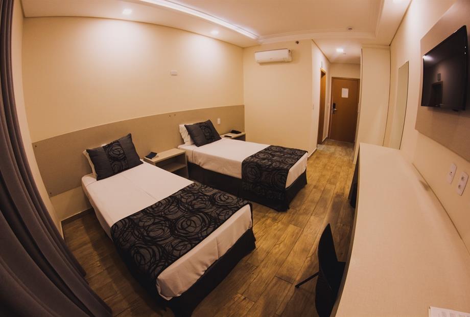 duas camas de solteiro.jpg