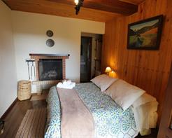 QUARTO DUPLO COM HIDROMASSAGEM E LAREIRA