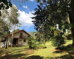 CHALÉ SUPERIOR COM HIDROMASSAGEM E LAREIRA