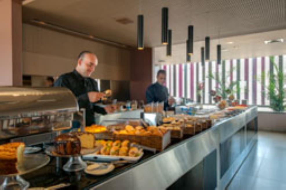 Denali Hotel - Restaurante Café da Manhã.jpg