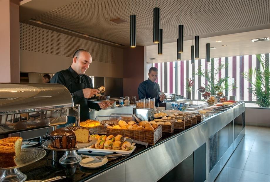 Denali Hotel - Restaurante Café da Manhã.jpg