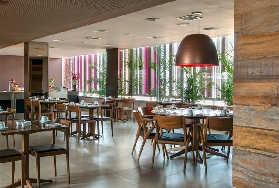 Denali Hotel - Restaurante Mesa Redonda.jpg