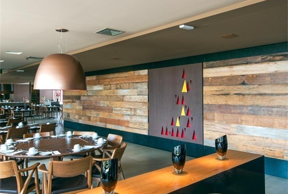 Denali Hotel - Restaurante Painel.jpg