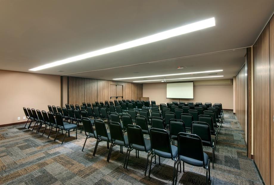 Denali Hotel - Sala de Eventos Auditório.jpg