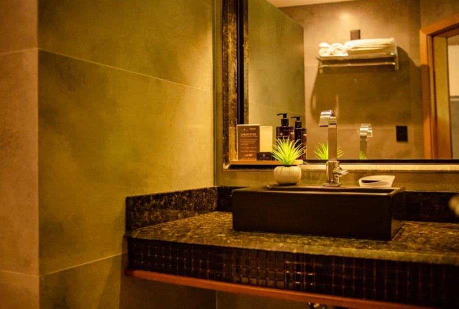 banheiro jardim varanda deluxe.jpg