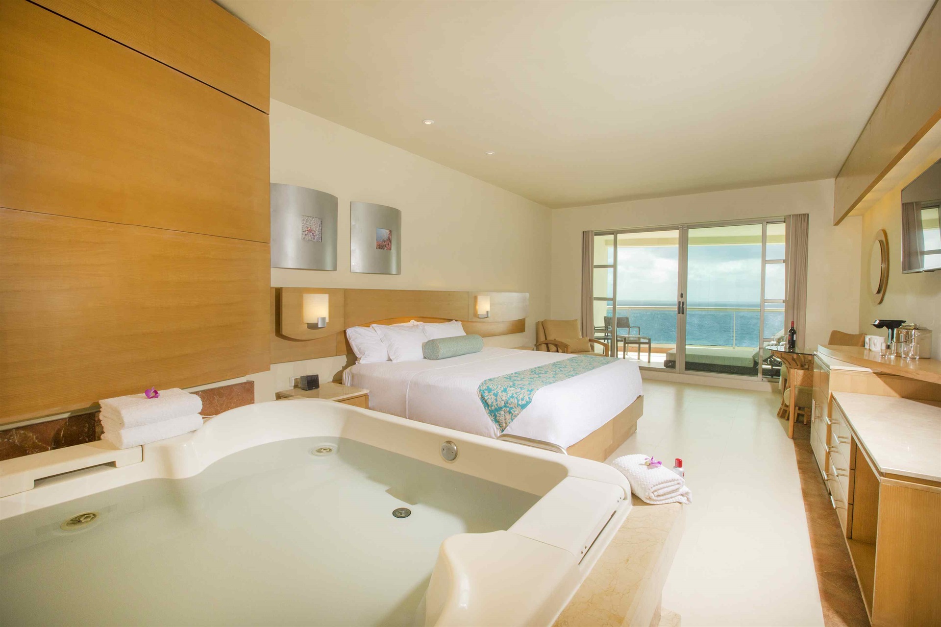 Superior Deluxe - Ocean View - Ocean View 3.jpg