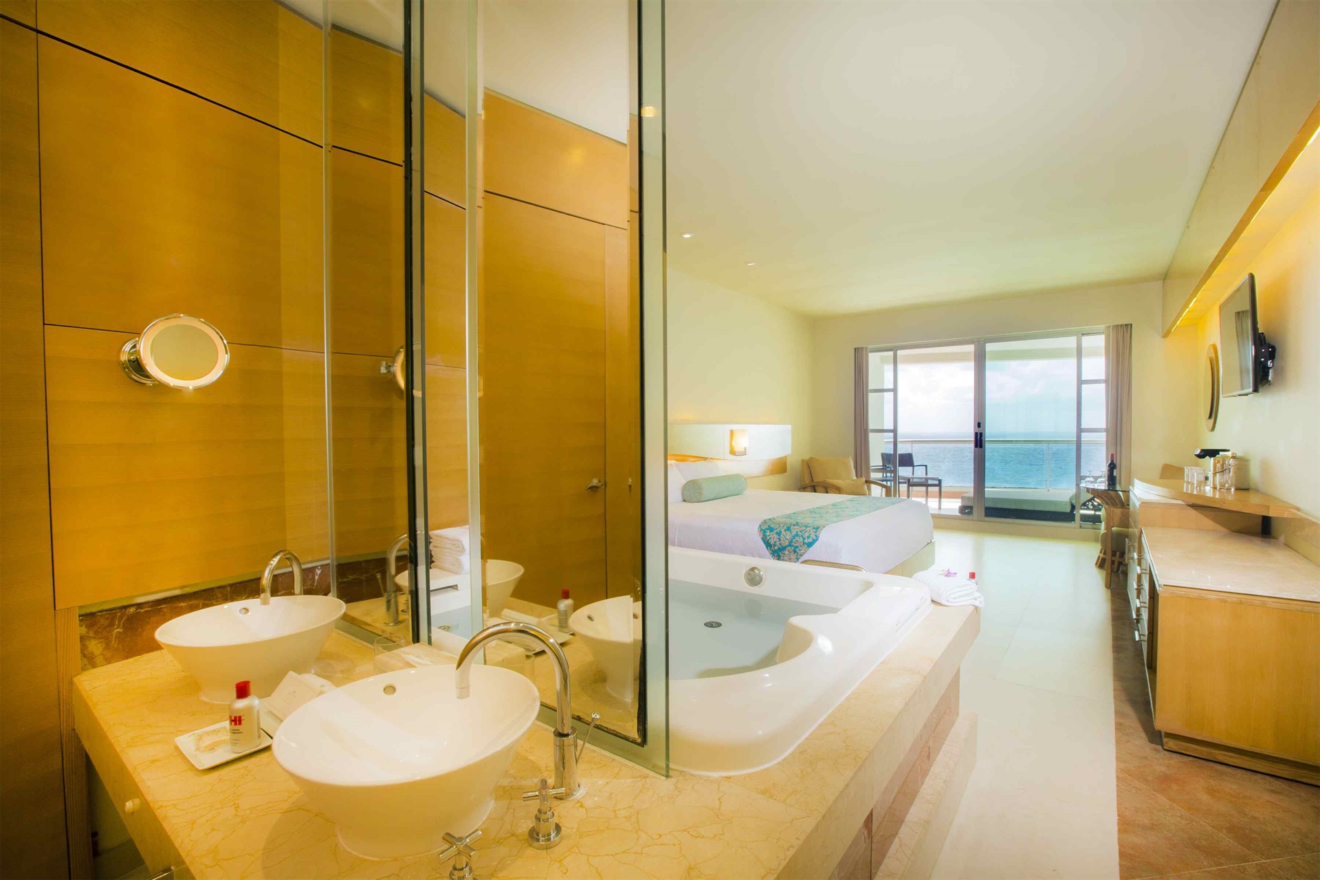 Superior Deluxe - Ocean View - Ocean View 4.jpg