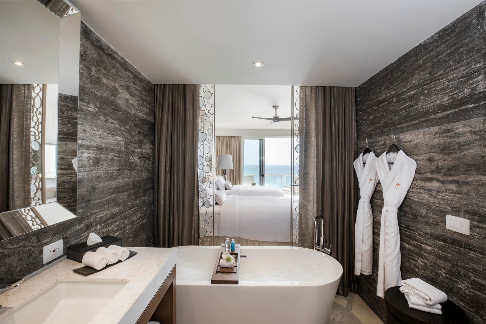 Royale Deluxe - Ocean View - Royal Deluxe Ocean View 2.jpg