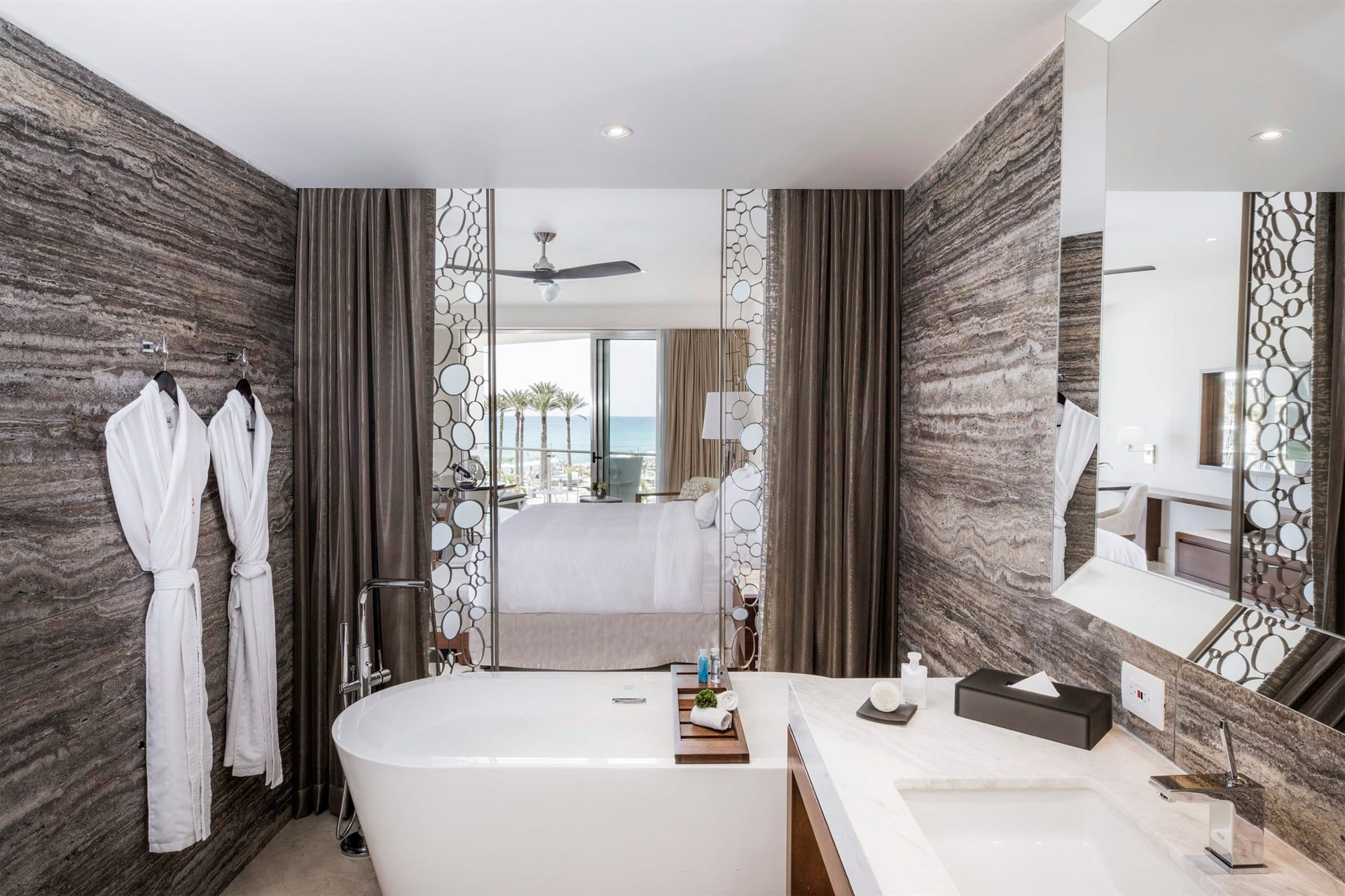 Royale Deluxe - Partial Ocean View - Royal Deluxe Partial Ocean View 1.comp.jpg