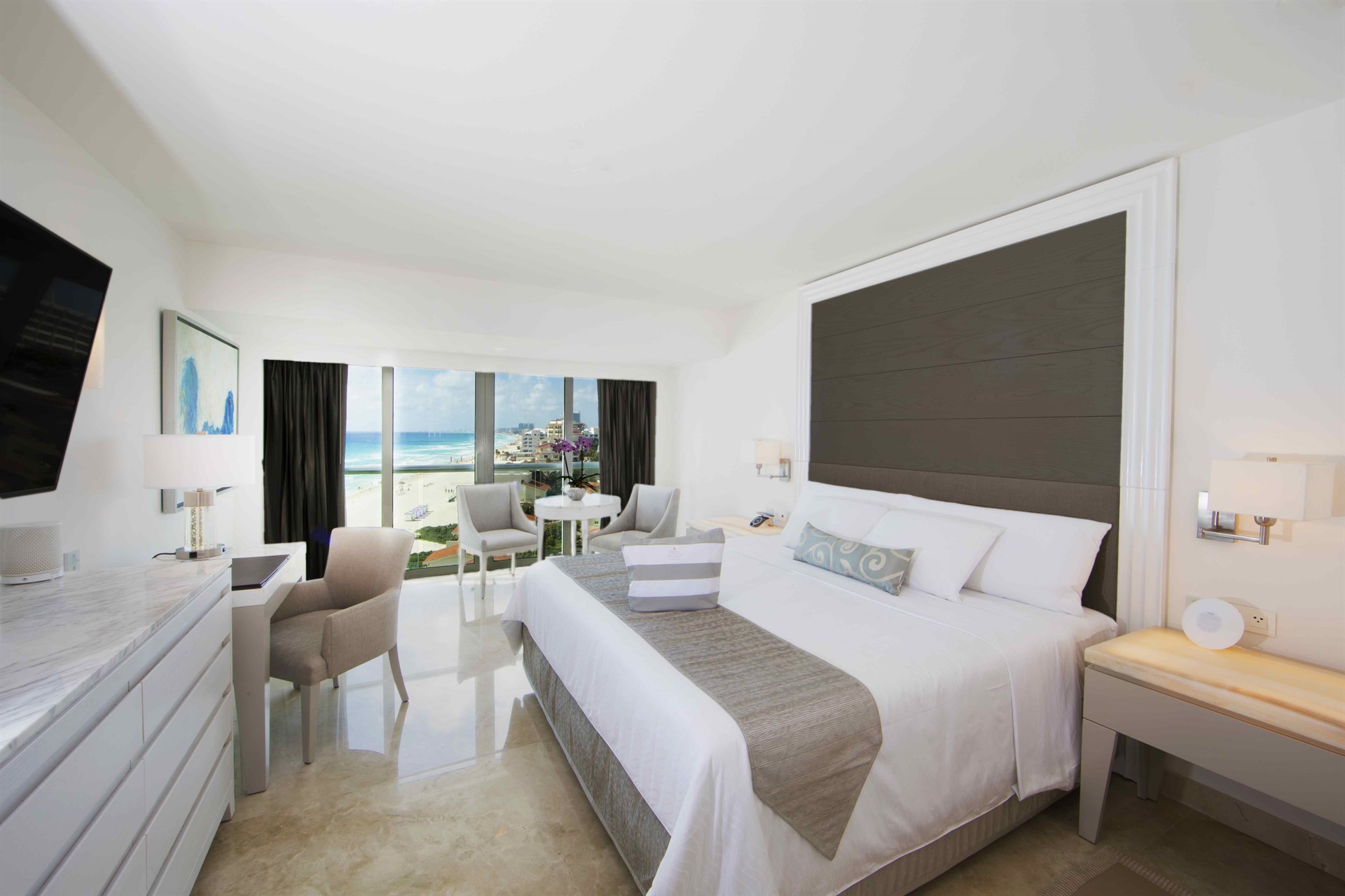 Royale Deluxe - Partial Ocean View - Partial Ocean View.jpg