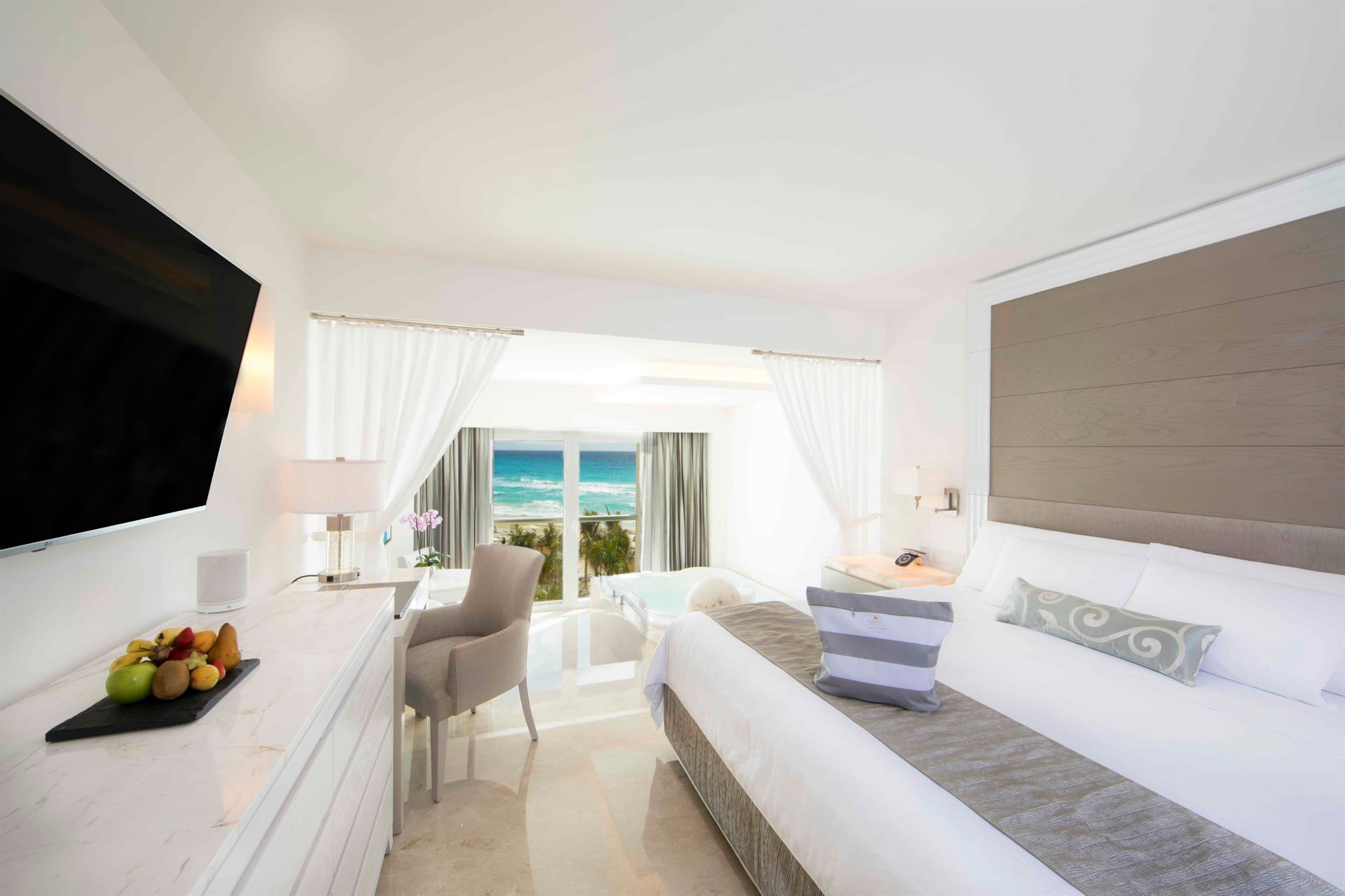 Royale Honeymoon Ocean Front - Honeymoon Suite.jpg