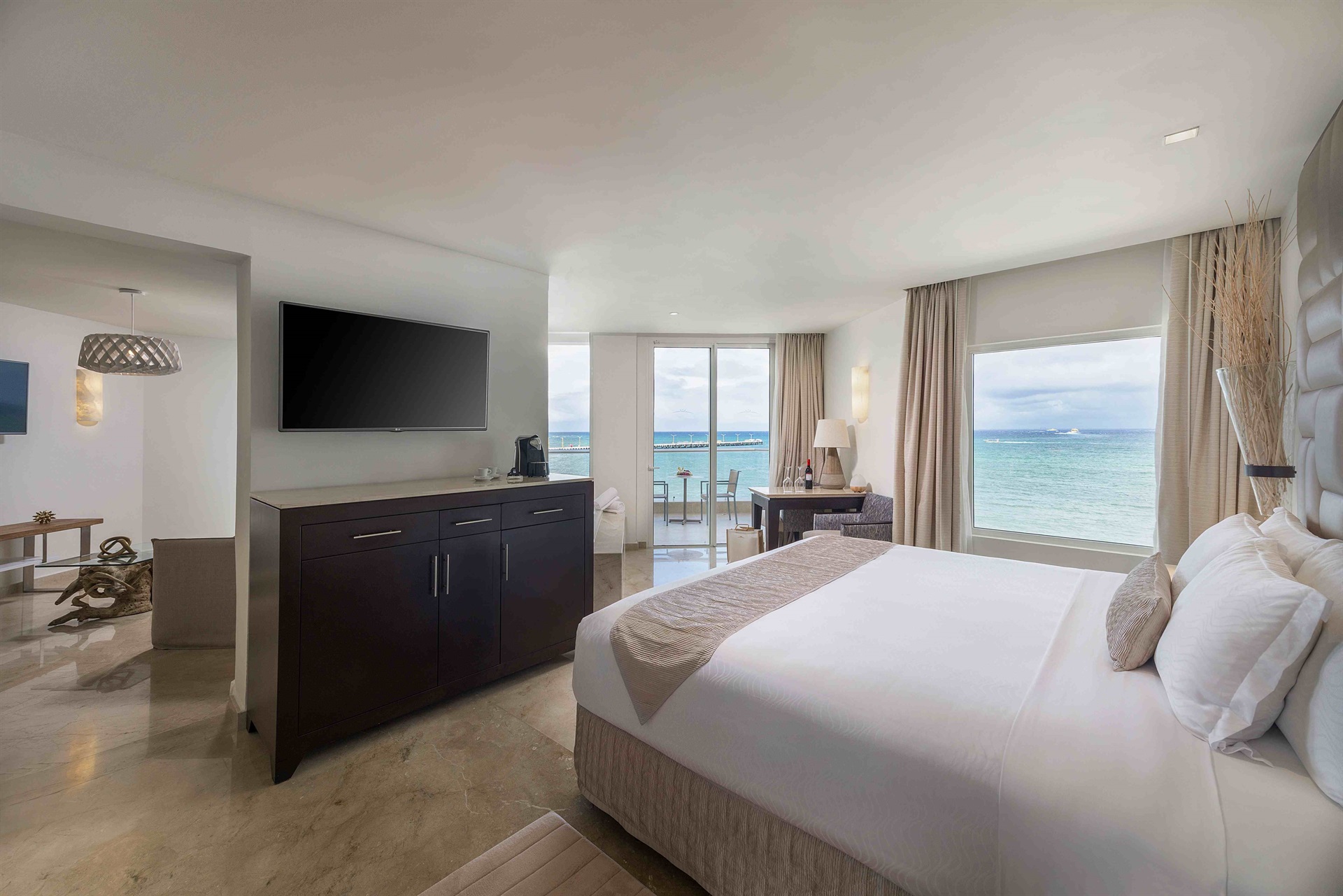 Honeymoon - Honeymoon Suite 2.jpg