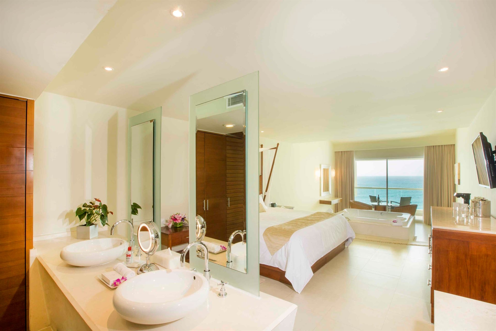 Junior Suite - Ocean View - Junior Suite Ocean View 2.jpg