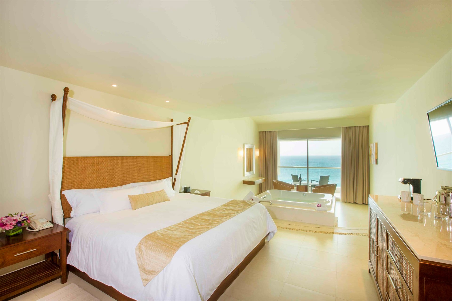 Junior Suite - Ocean View - Junior Suite Ocean View 3.jpg