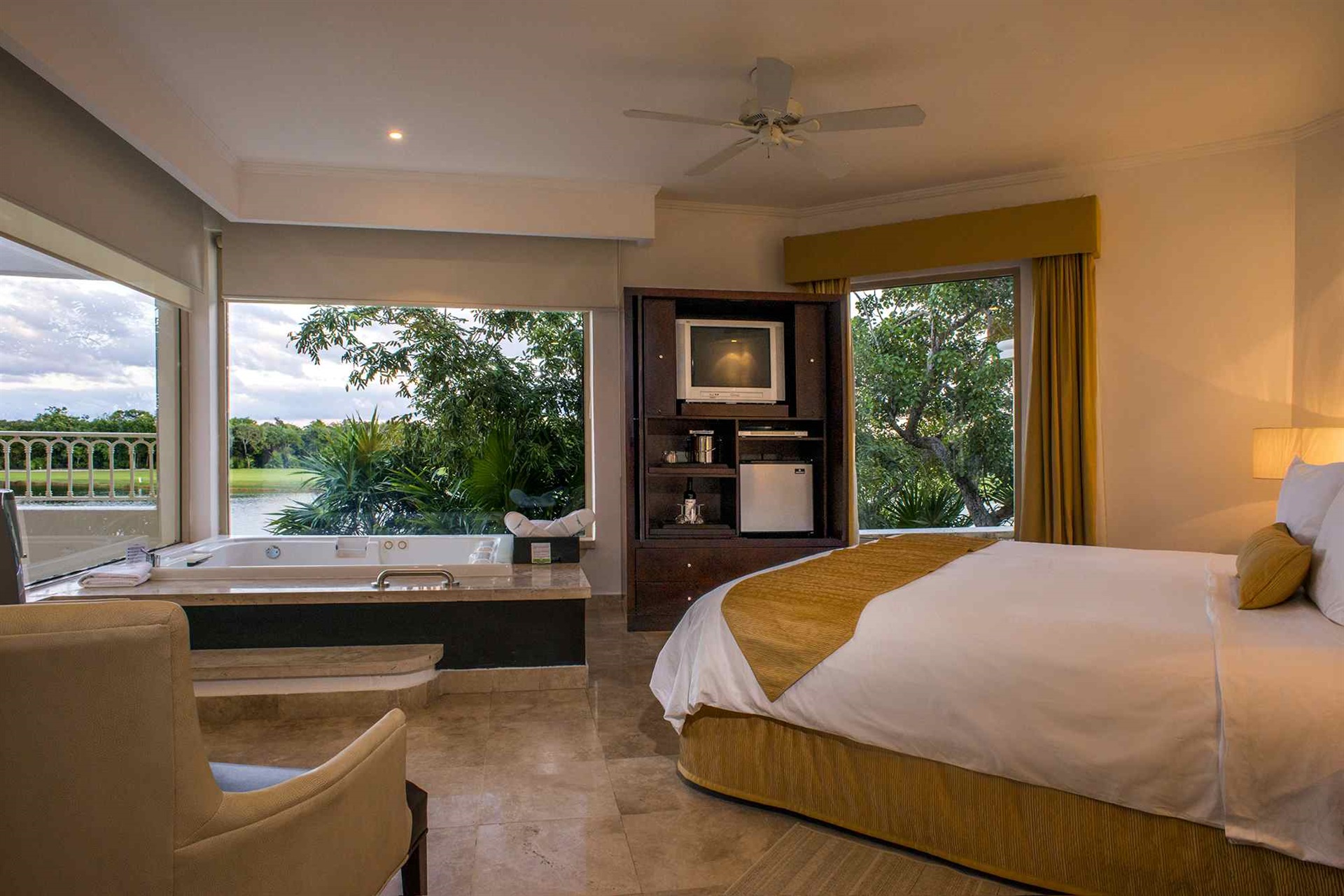 Junior Suite - Golf Course - Jr Suite - Golf.jpg