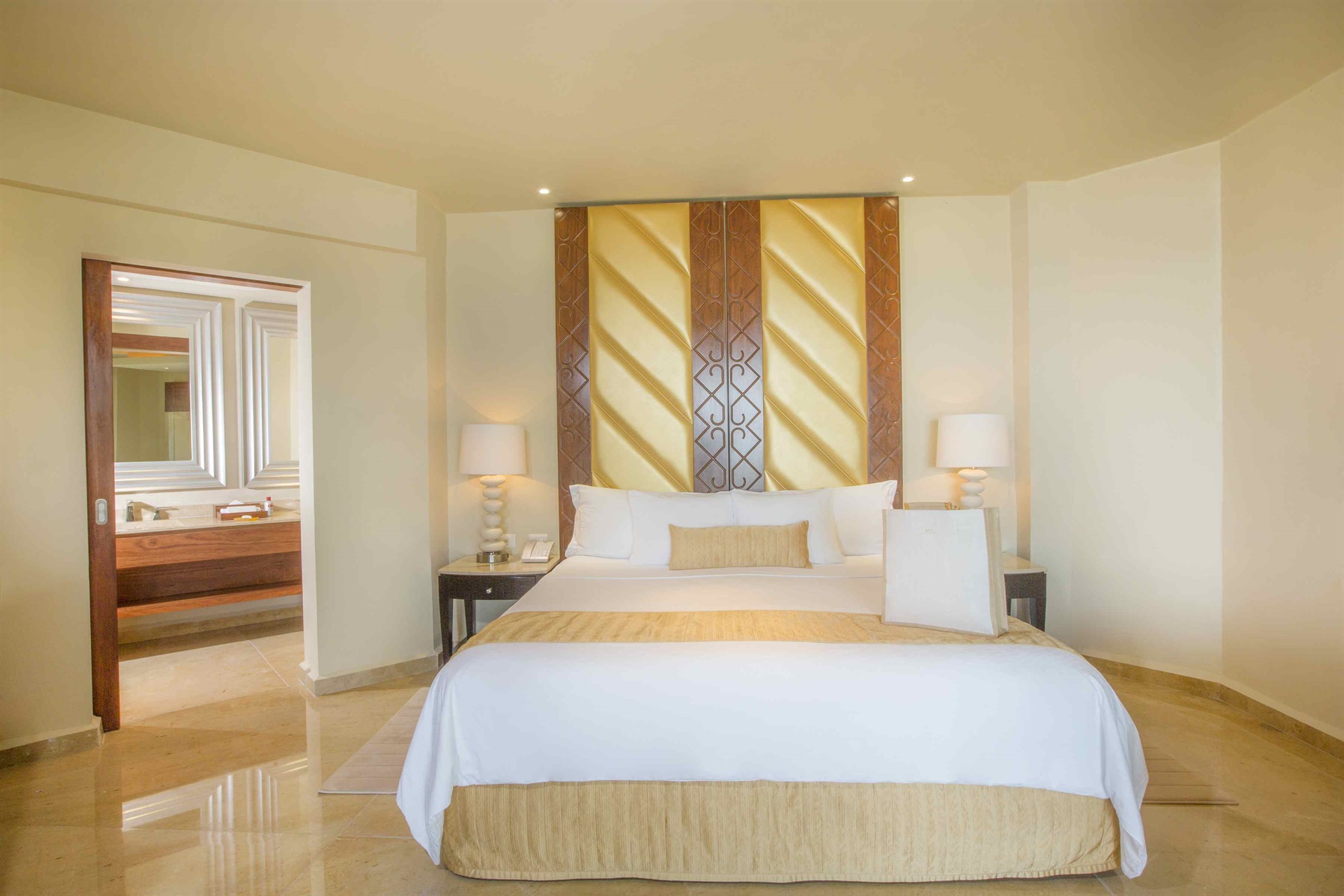 Governor Suite. - Ambassador Suite 3.jpg