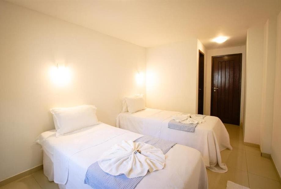 quarto 02 de solteiros.jpg