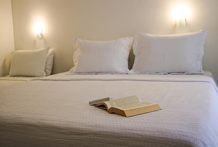 quarto 05 casal + 01 solteiro.jpeg